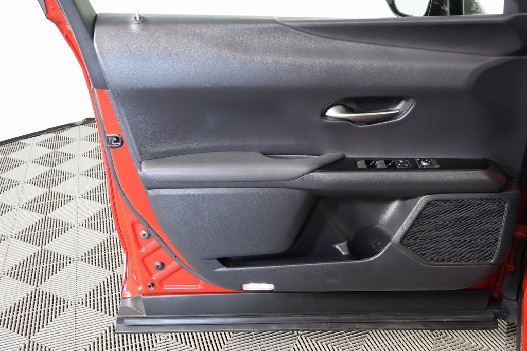 Thumbnail: 2019 Lexus UX - 12