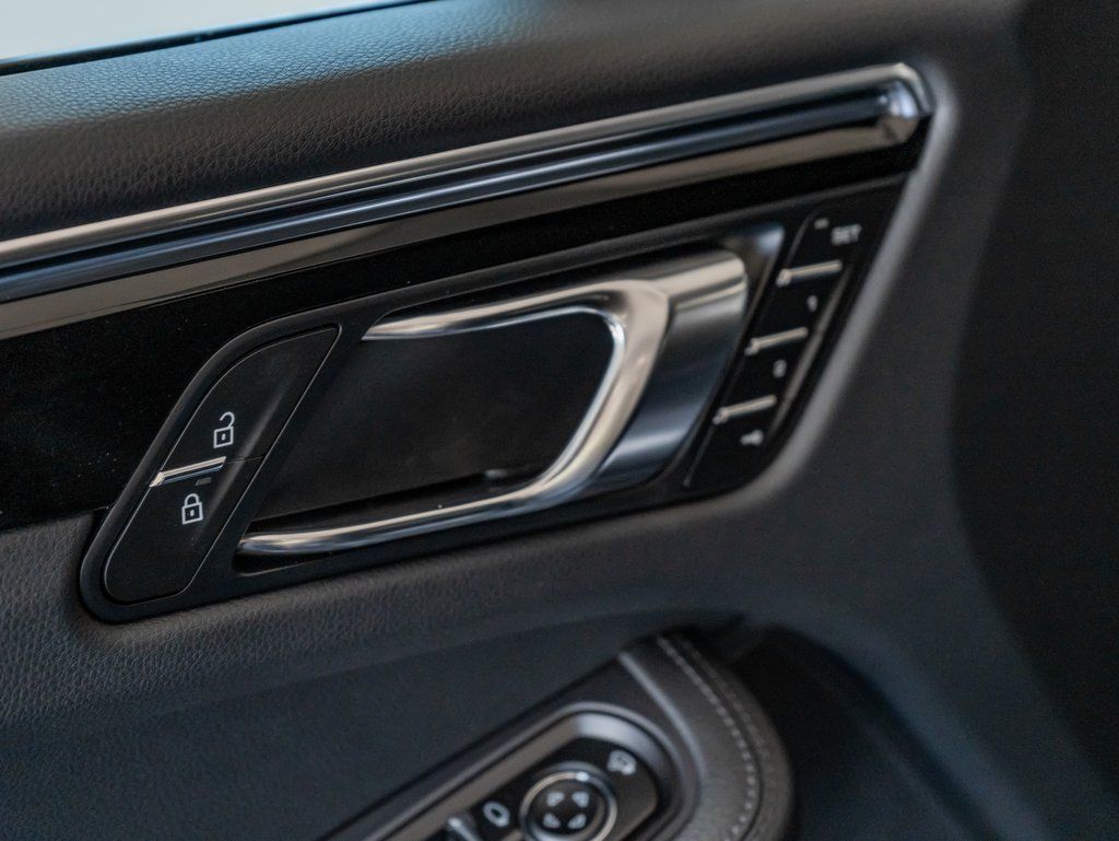 New 2025  Porsche  image 13