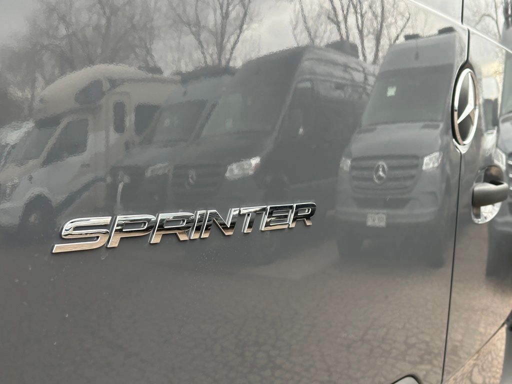 2024 Mercedes-Benz Sprinter 2500 Cargo 170 WB 21