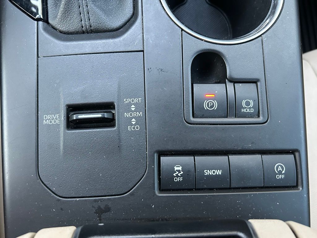 2021 Toyota Highlander XLE 29