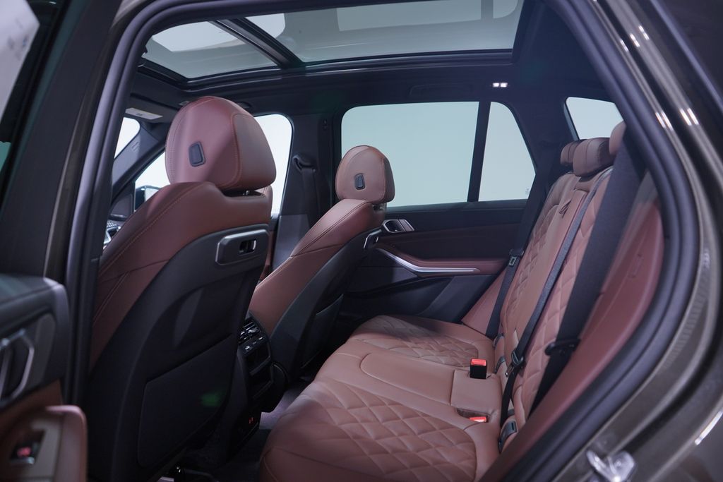 Thumbnail: 2026 BMW X5 - 9
