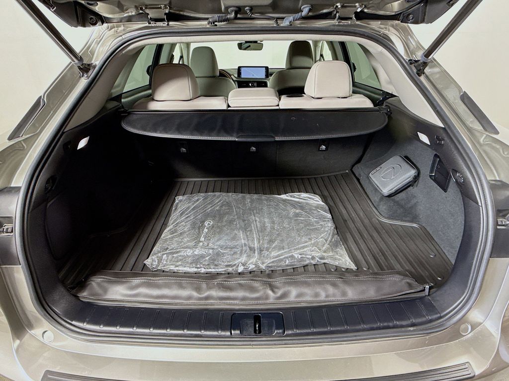 Thumbnail: 2022 Lexus RX - 27