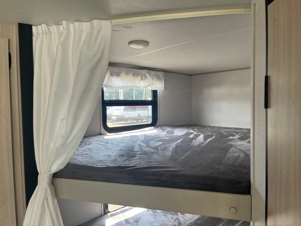 2025 White Prime Time Avenger 27DBS Travel Trailer
