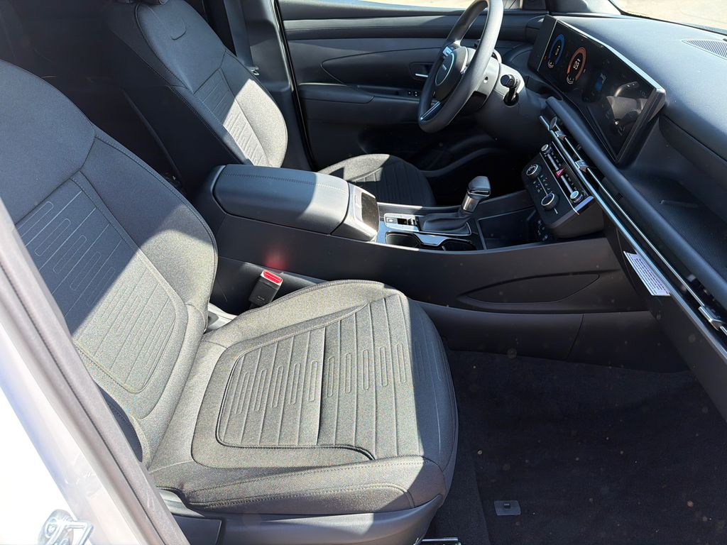 New 2026 White Hyundai SE image 14