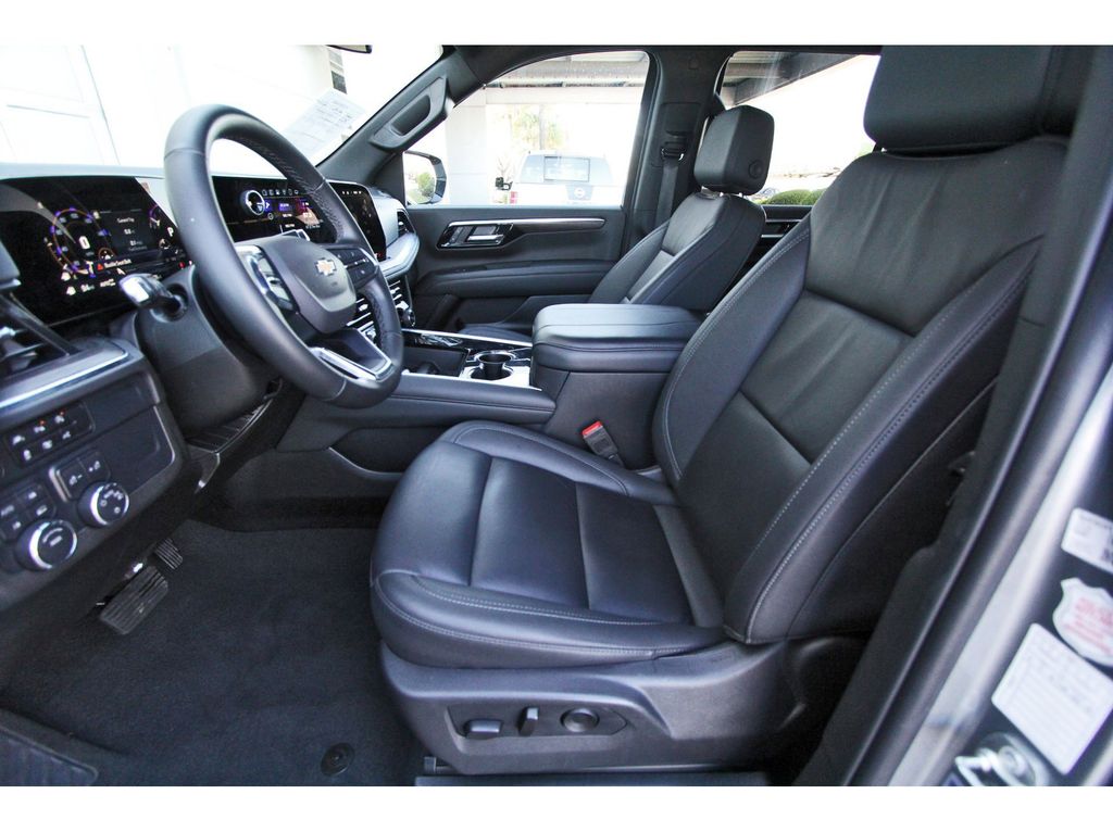 2025 Chevrolet Tahoe LT - 5