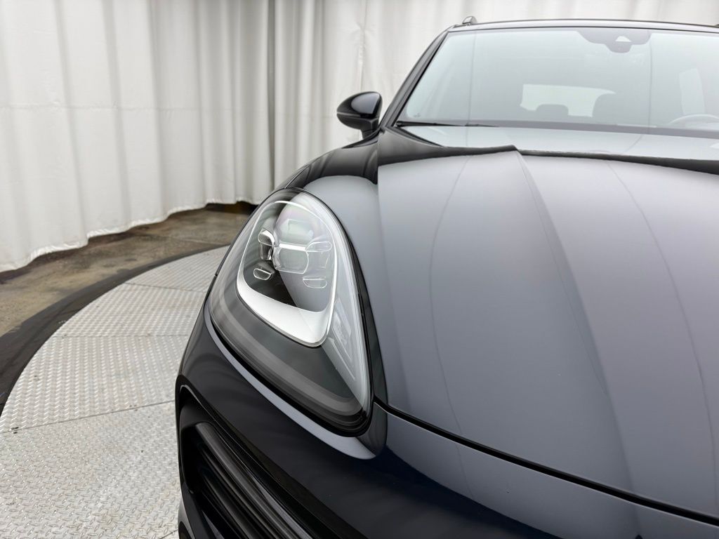 Thumbnail: 2023 Porsche Cayenne - 21