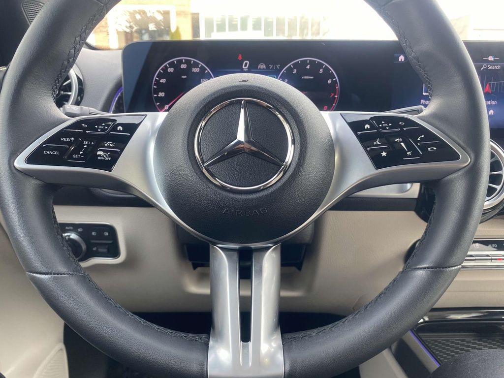 2024 Mercedes-Benz GLB 250 30