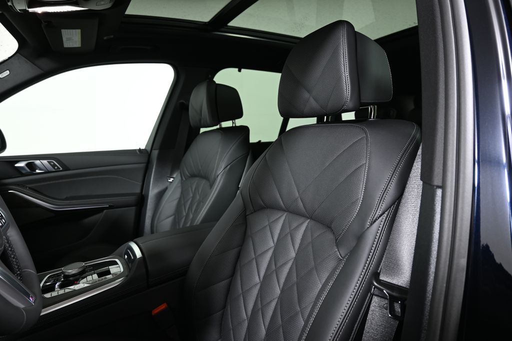 Thumbnail: 2026 BMW X5 - 16