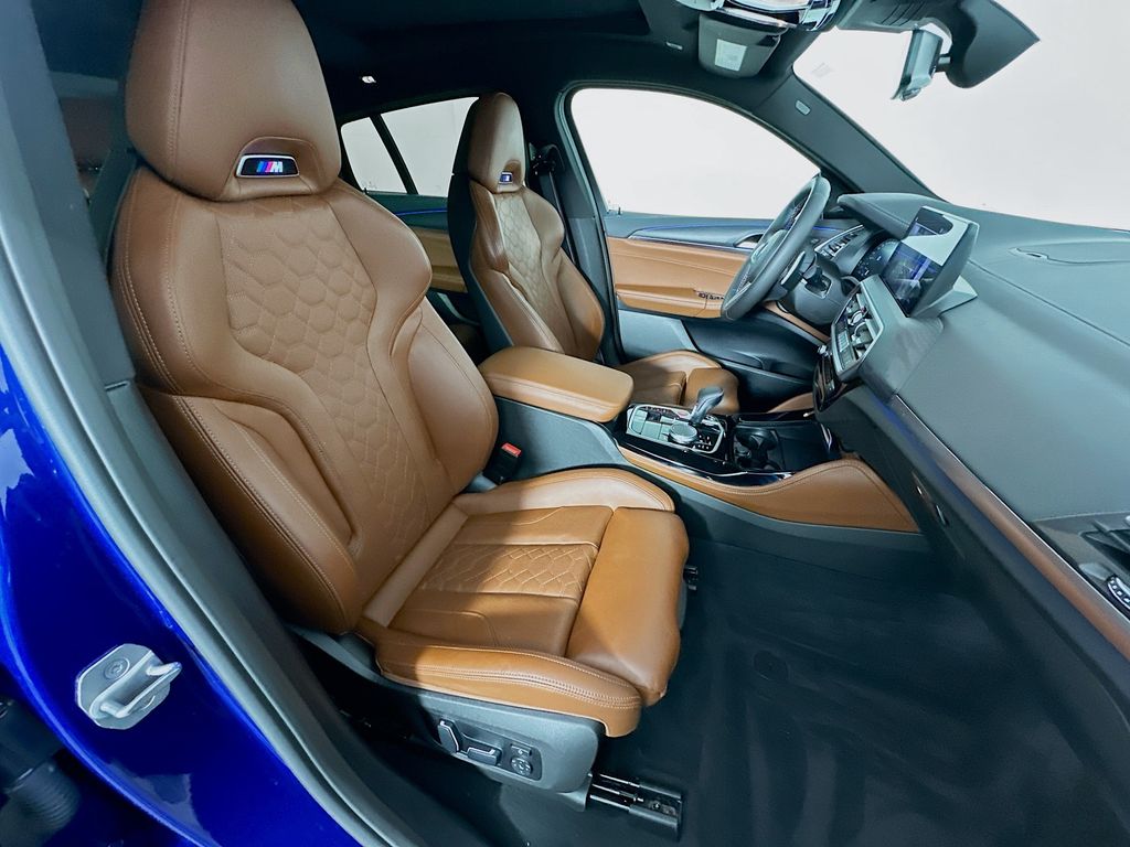 Thumbnail: 2024 BMW X4 - 29