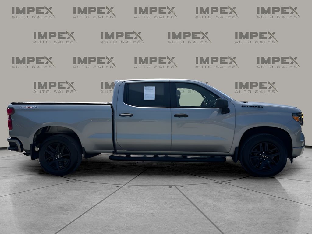 View vehicle photo 6