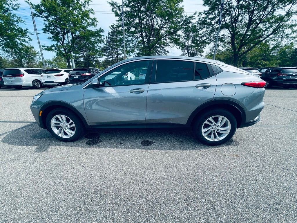 View vehicle photo 2