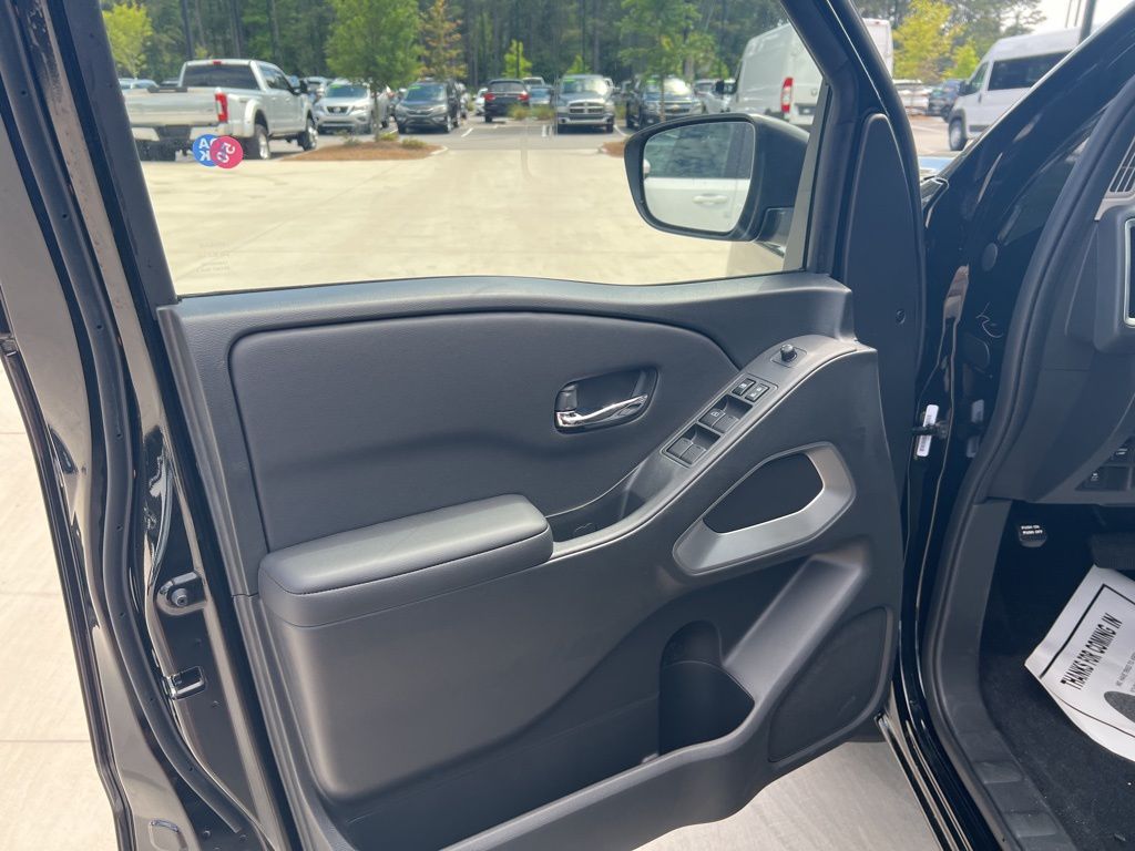 2025 Super Black Nissan Frontier SV RWD Truck