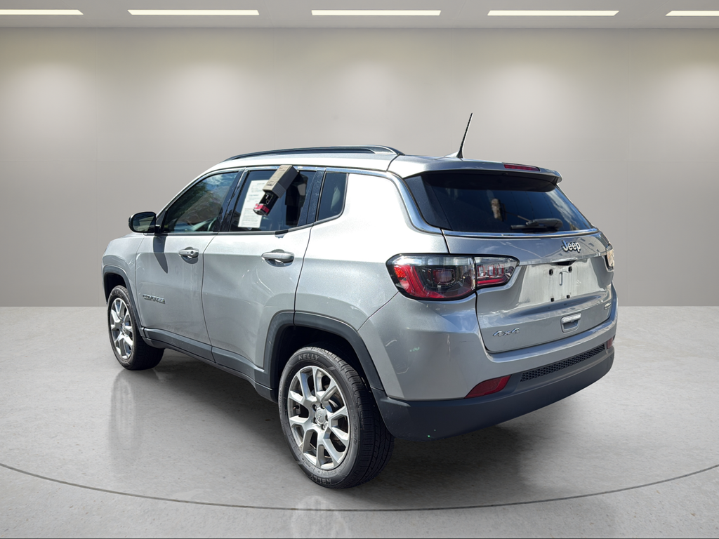 2022 Jeep Compass Latitude Lux - 7