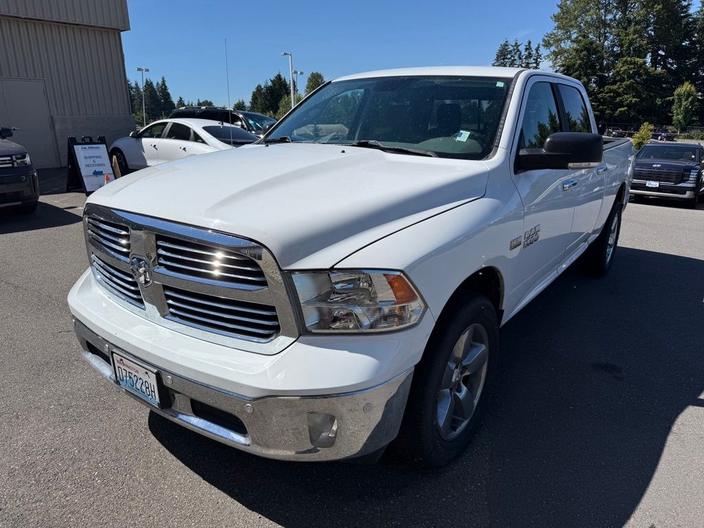 Bright White Clearcoat 2018 RAM 1500 Pickup Truck Four-Wheel Drive 8-Speed Automatic