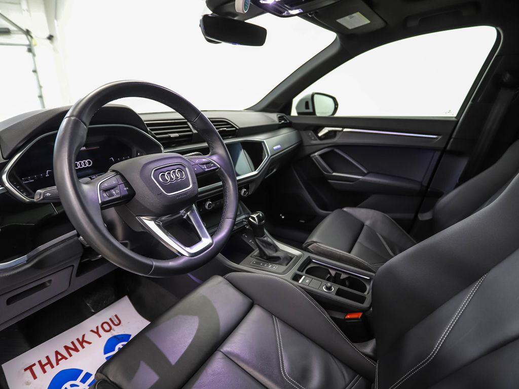 Thumbnail: 2022 Audi Q3 - 10