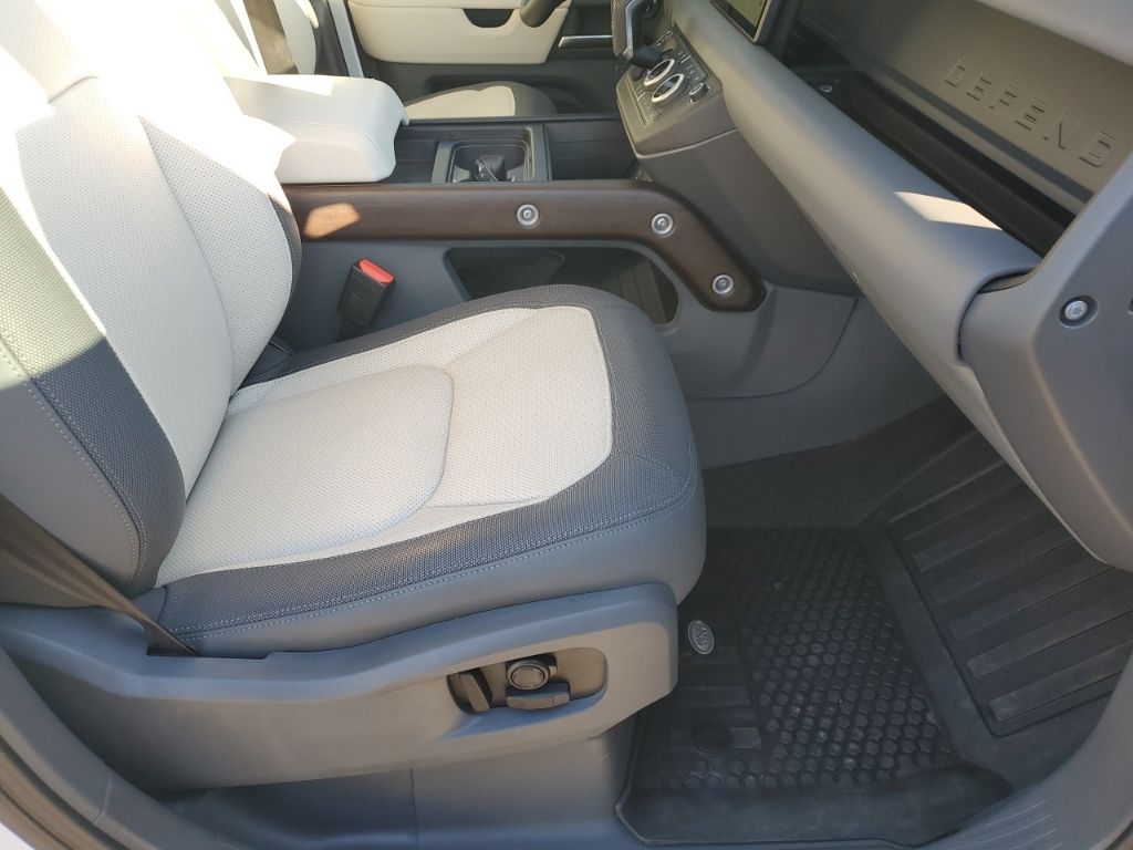 Used Car 2024 Land Rover Defender 110  X-dynamic Se For Sale Under $70,000 In Austin, Texas