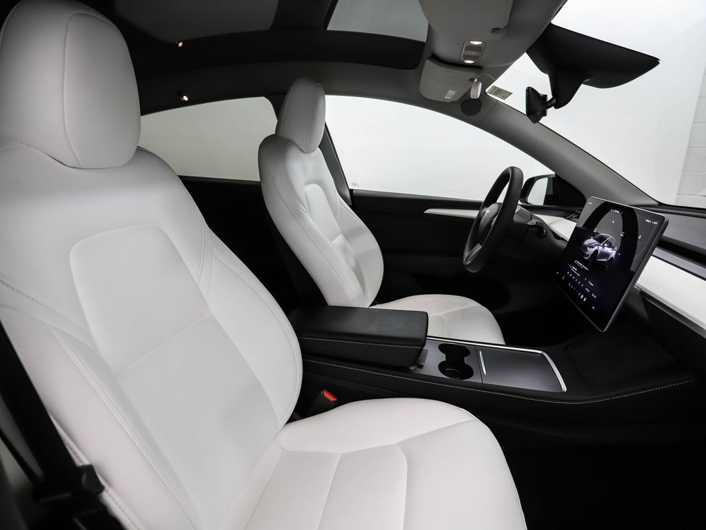 Thumbnail: 2024 Tesla Model Y - 28