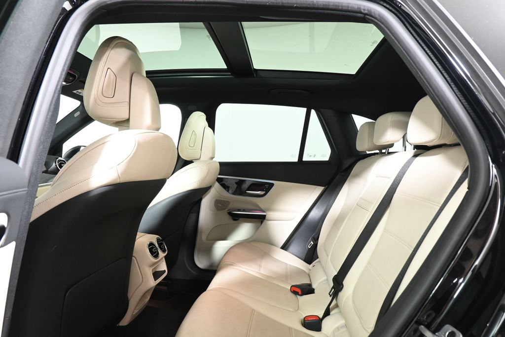 Thumbnail: 2023 Mercedes-Benz GLC - 31