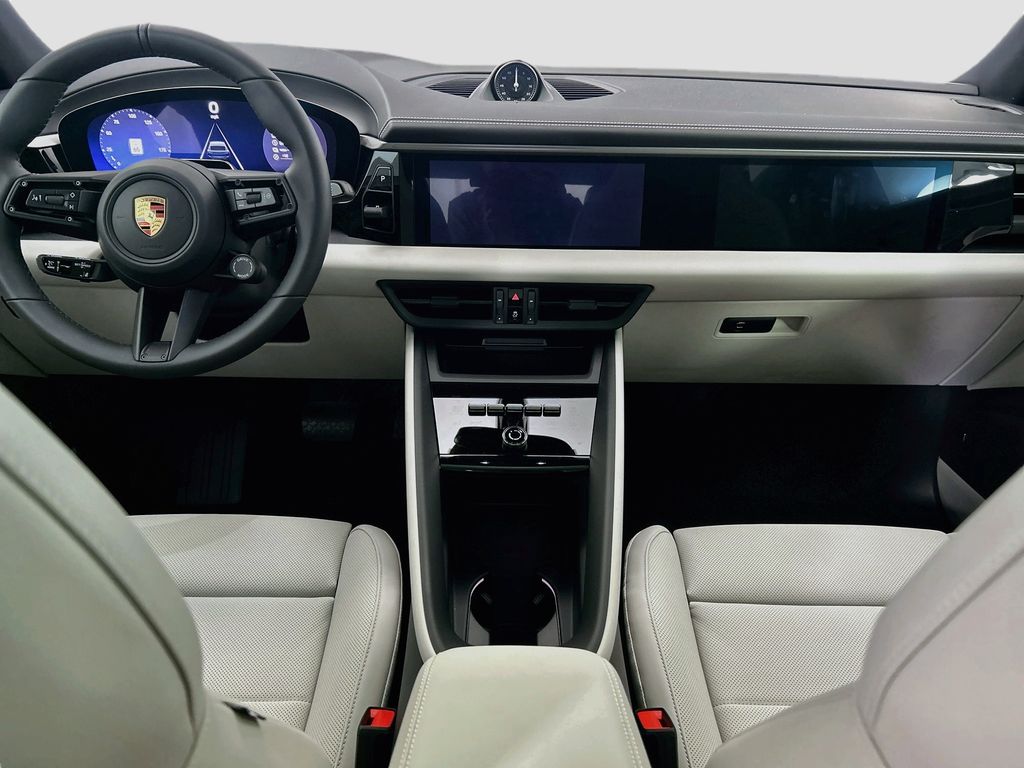 Thumbnail: 2026 Porsche Macan - 15