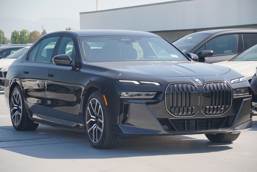 2025 BMW i7 xDrive60 3