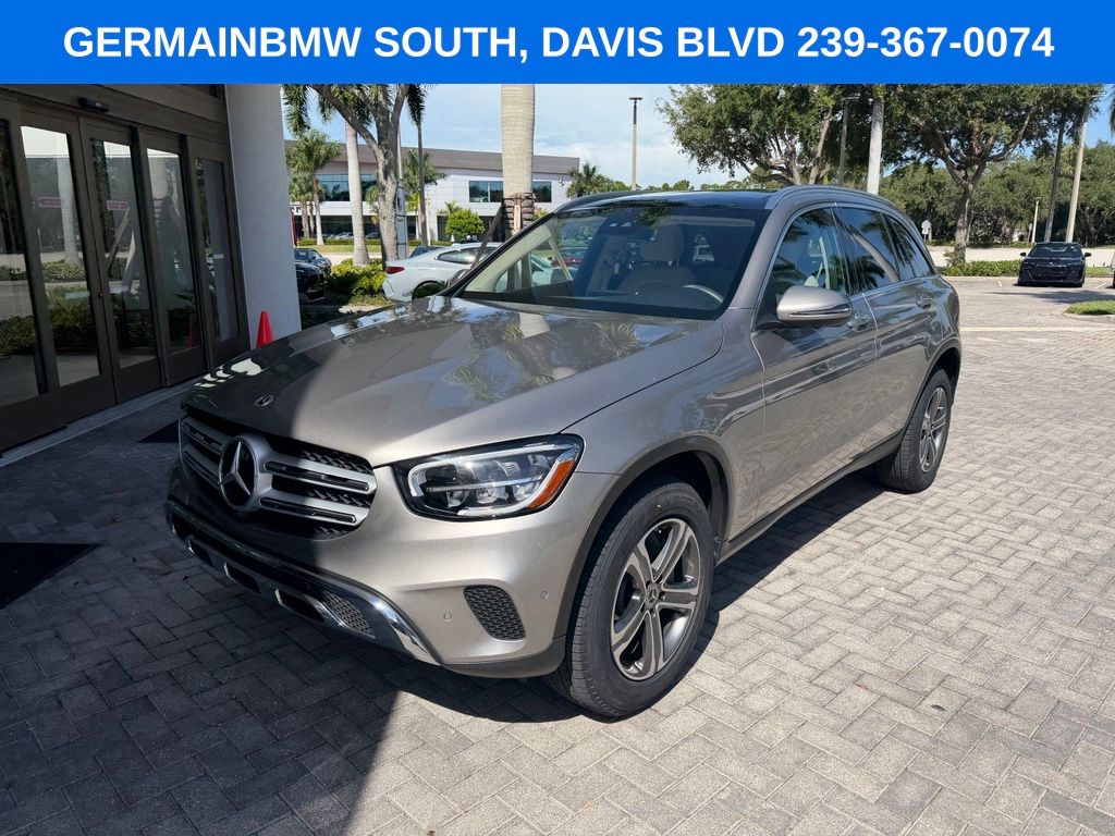 Used 2022  Mercedes-Benz GLC 300 image 2