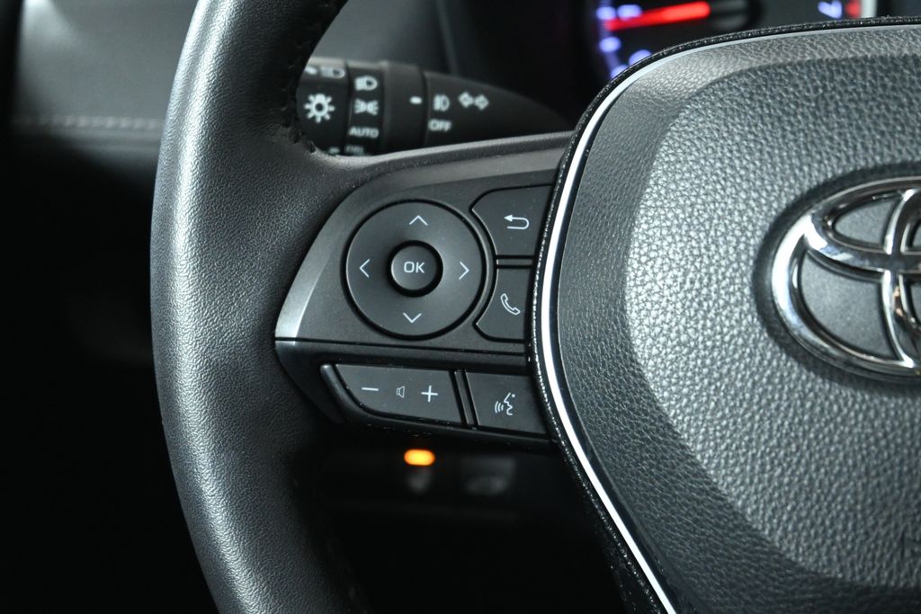 Thumbnail: 2021 Toyota RAV4 - 18