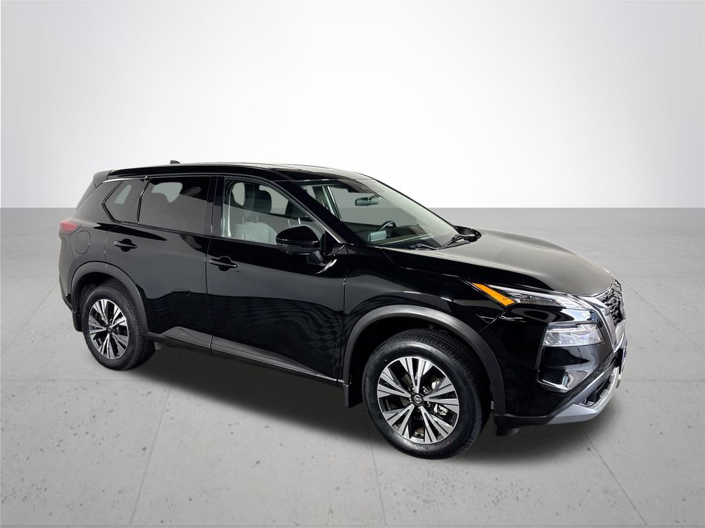 2021 Nissan Rogue SV photo 3