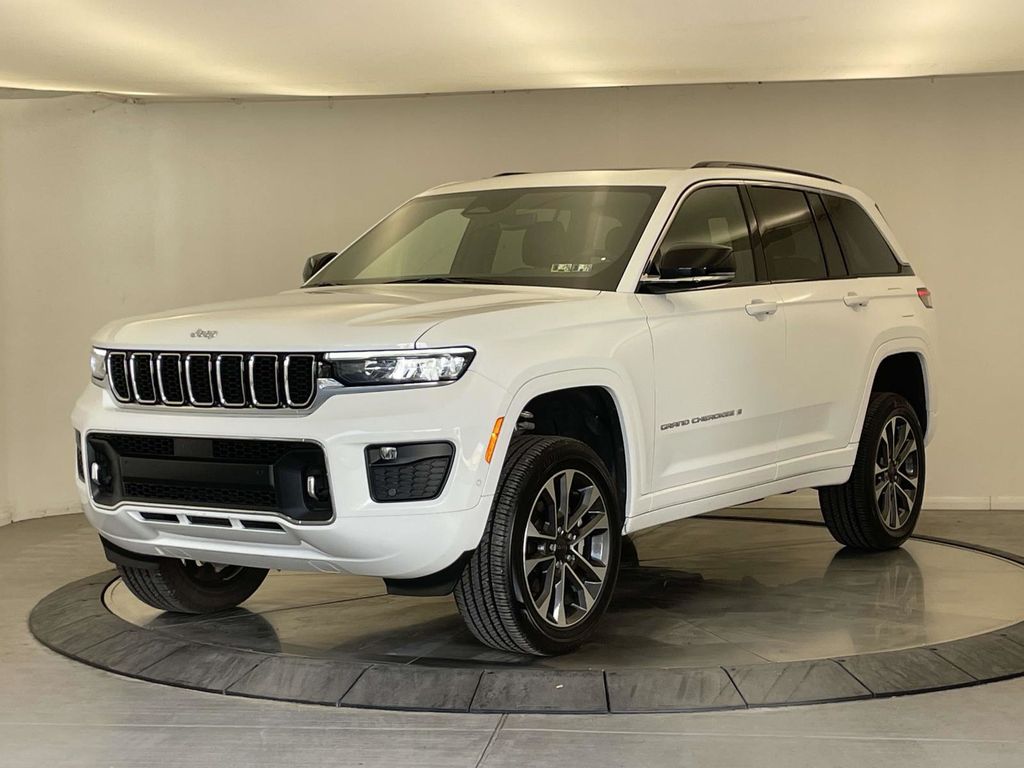 Bright White Clearcoat 2025 Jeep Grand Cherokee SUV / Crossover Four-Wheel Drive 8-Speed Automatic