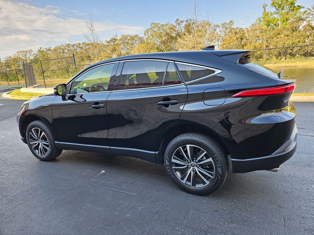 2021 Toyota Venza LE 3