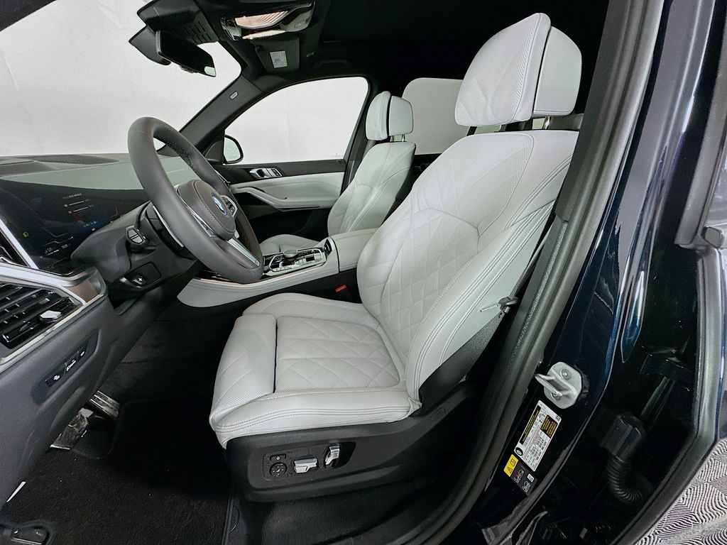 Thumbnail: 2026 BMW X5 - 16