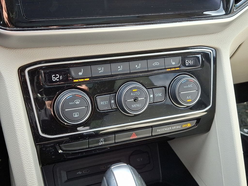 Thumbnail: 2022 Volkswagen Atlas - 17