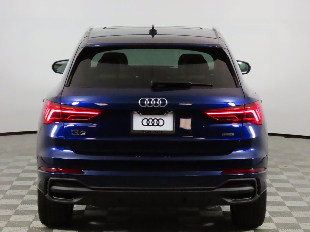 Thumbnail: 2025 Audi Q3 - 4
