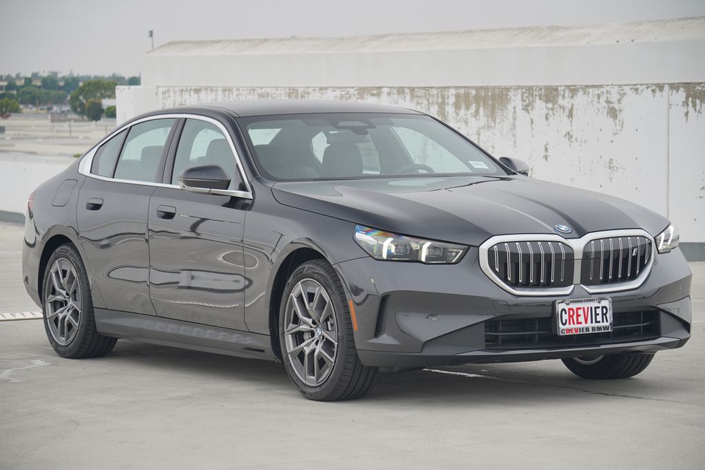 Thumbnail: 2026 BMW i5 - 3