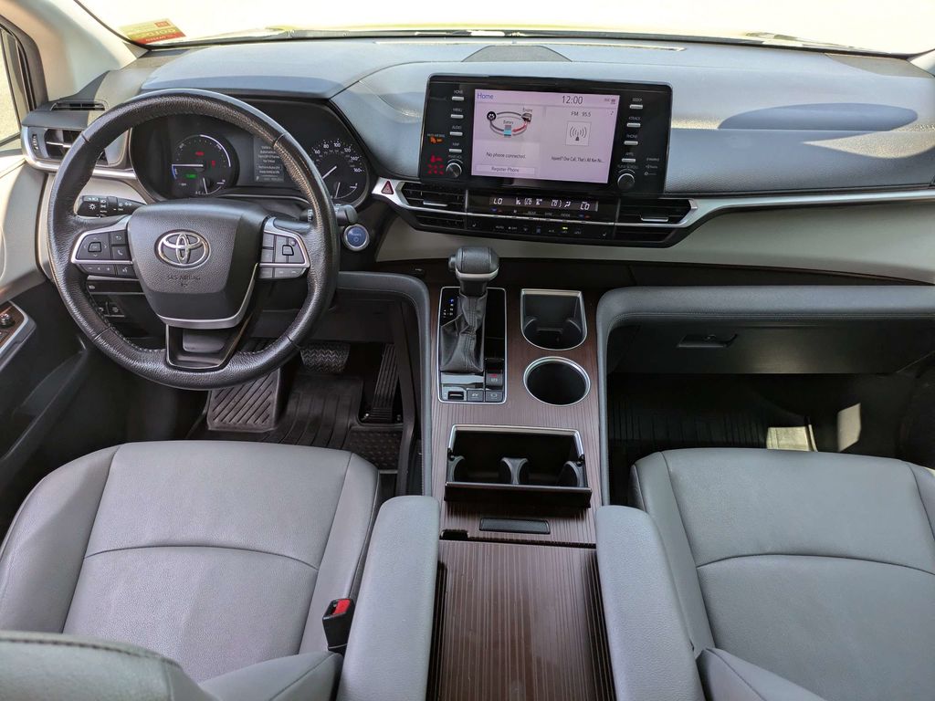 Used 2024 Toyota Sienna Van