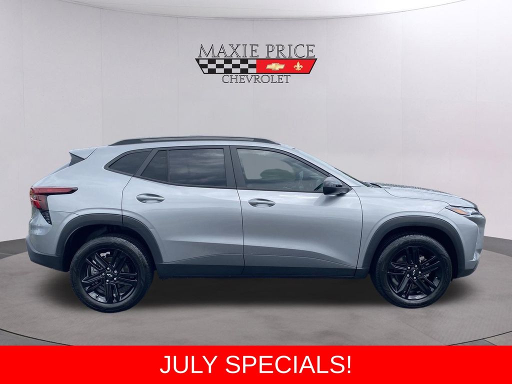 Used 2025 Chevrolet Trax SUV