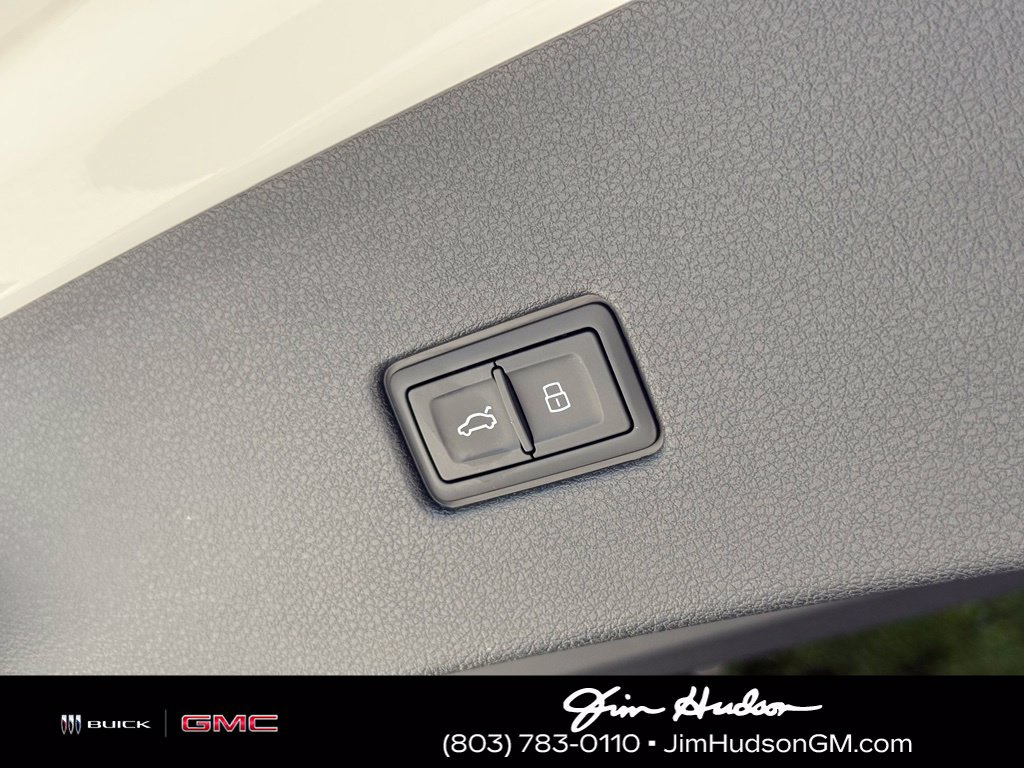 2025 Audi RS Q8 performance 4.0T White - Jim Hudson Acura - Image 20