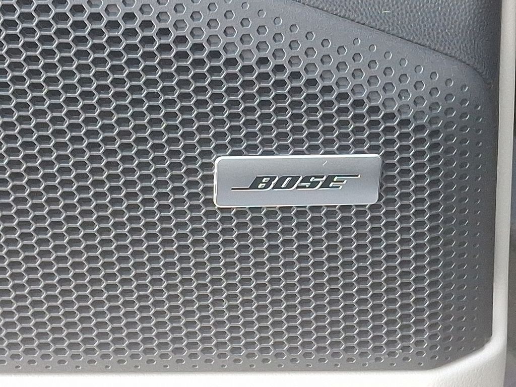 Thumbnail: 2026 Porsche Macan - 24