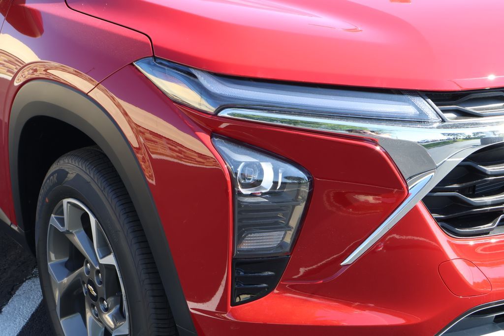 Thumbnail: 2026 Chevrolet Trax - 4