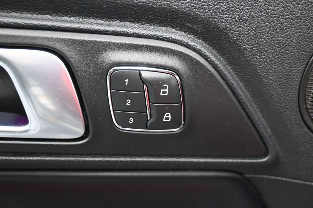 Used 2020 Magnetic Ford GT Premium image 14