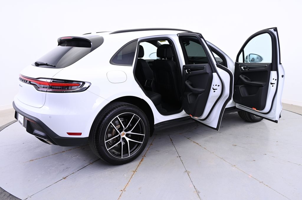 Thumbnail: 2024 Porsche Macan - 19