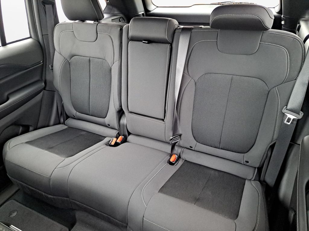 New Car 2025 Jeep Grand Cherokee  Laredo For Sale Under $35,000 In Austin, Texas