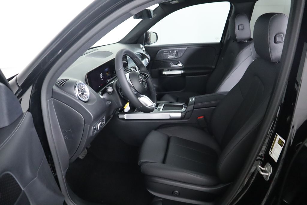 2025 Mercedes-Benz GLB 250 20