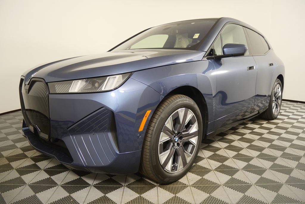 Thumbnail: 2026 BMW iX - 8