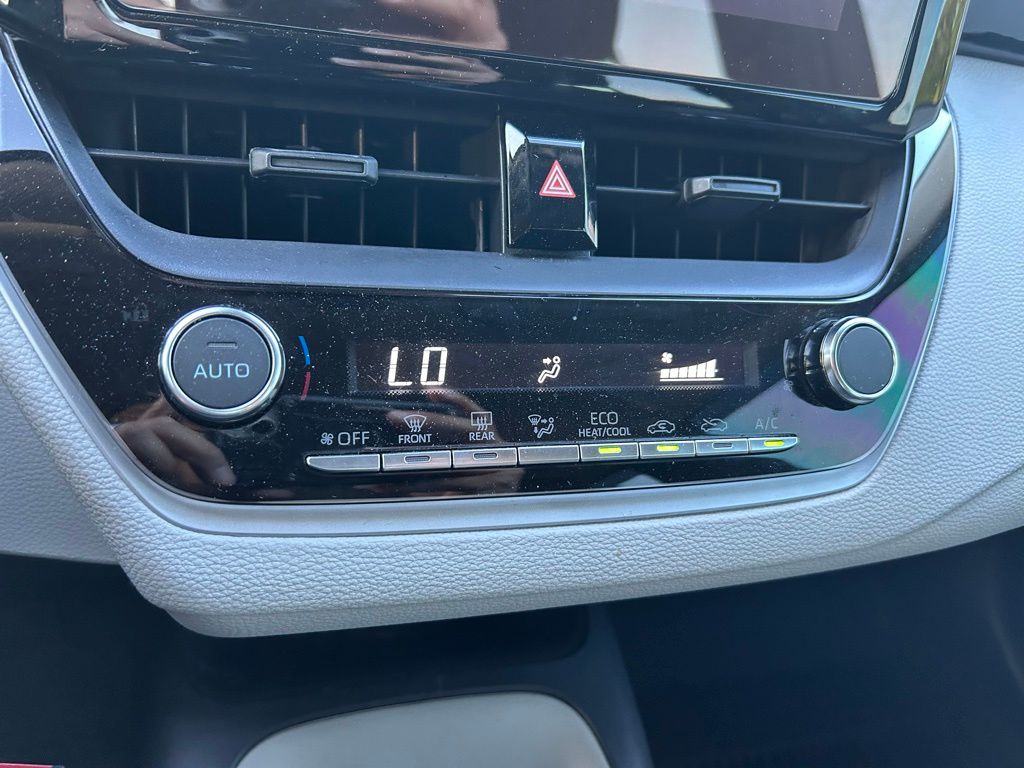 Thumbnail: 2025 Toyota Corolla - 26