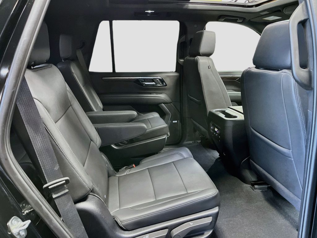 Used 2025 Black Chevrolet Z71 image 30