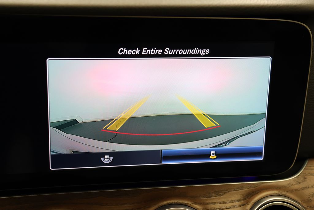 Thumbnail: 2019 Mercedes-Benz E-Class - 25