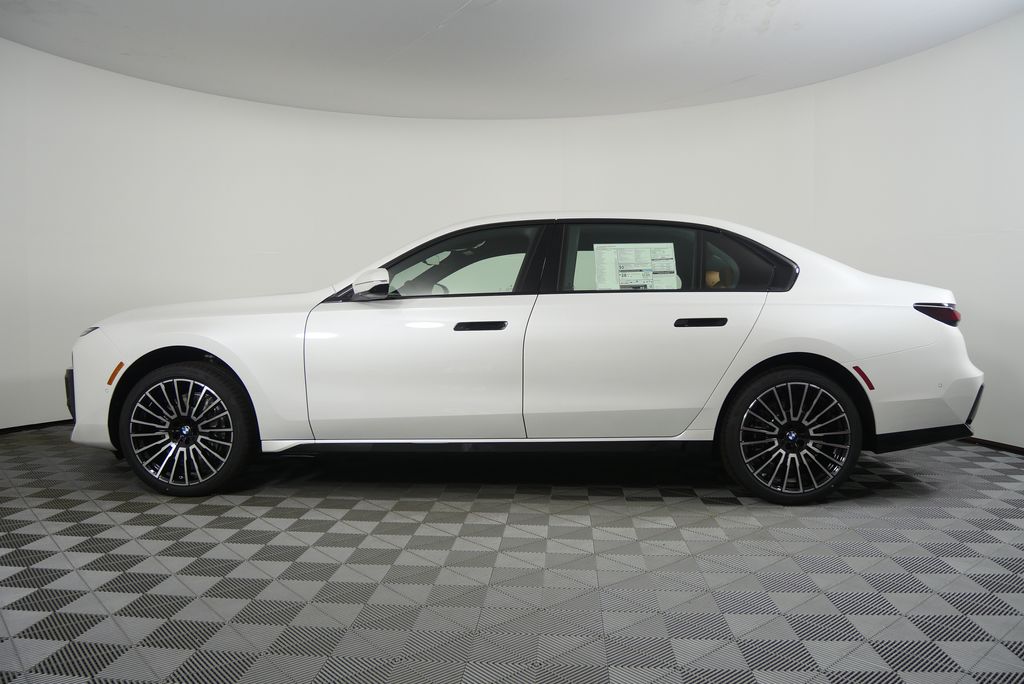 Thumbnail: 2026 BMW 7 Series - 6