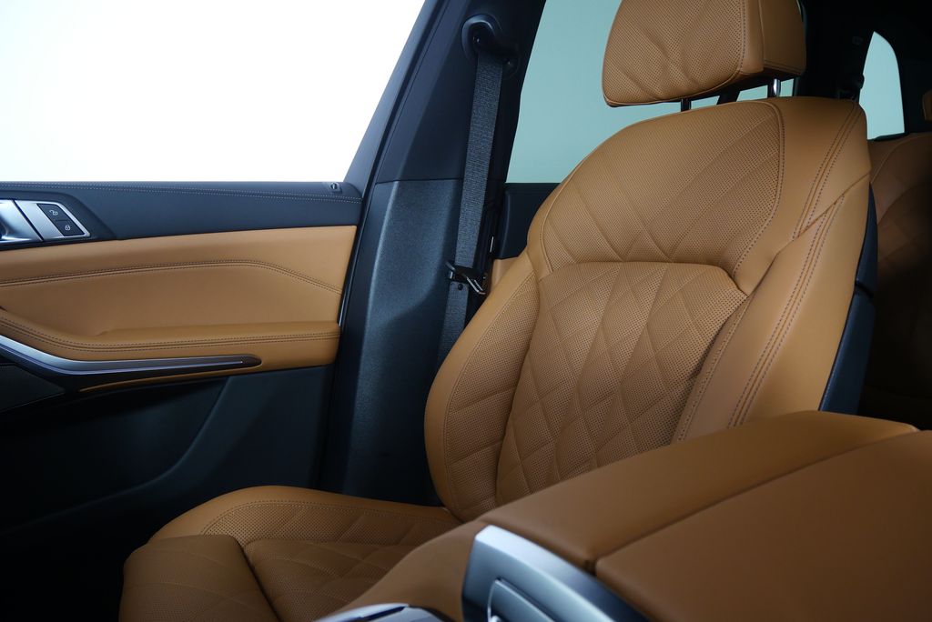 Thumbnail: 2026 BMW X5 - 23