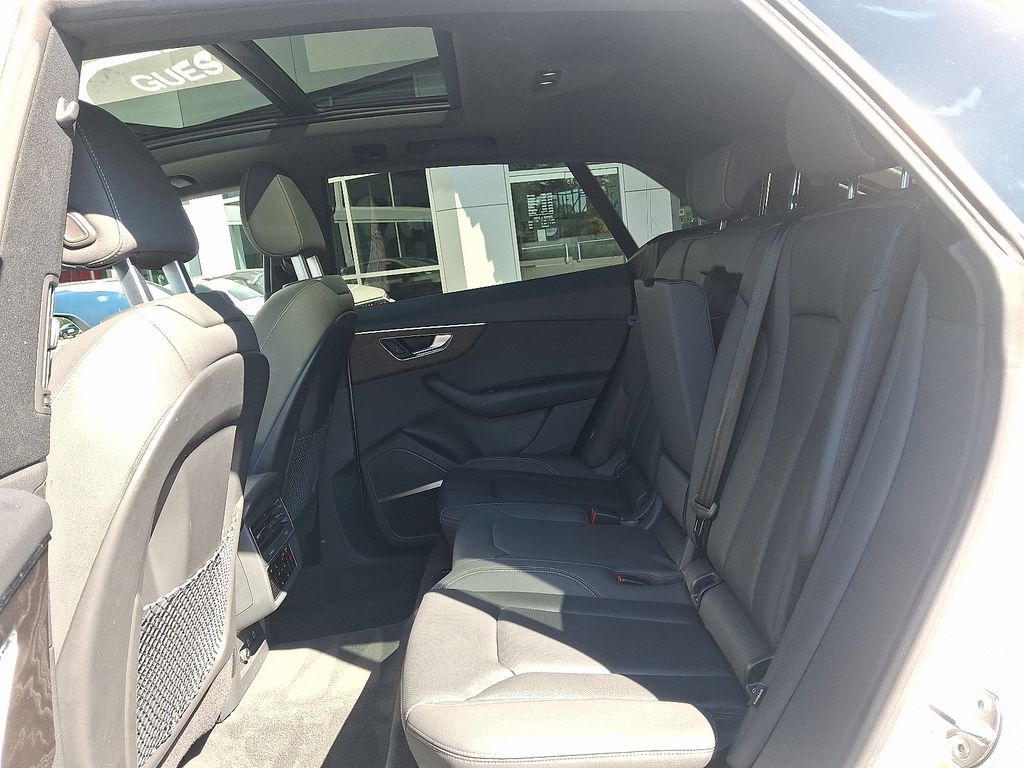 Thumbnail: 2019 Audi Q8 - 10