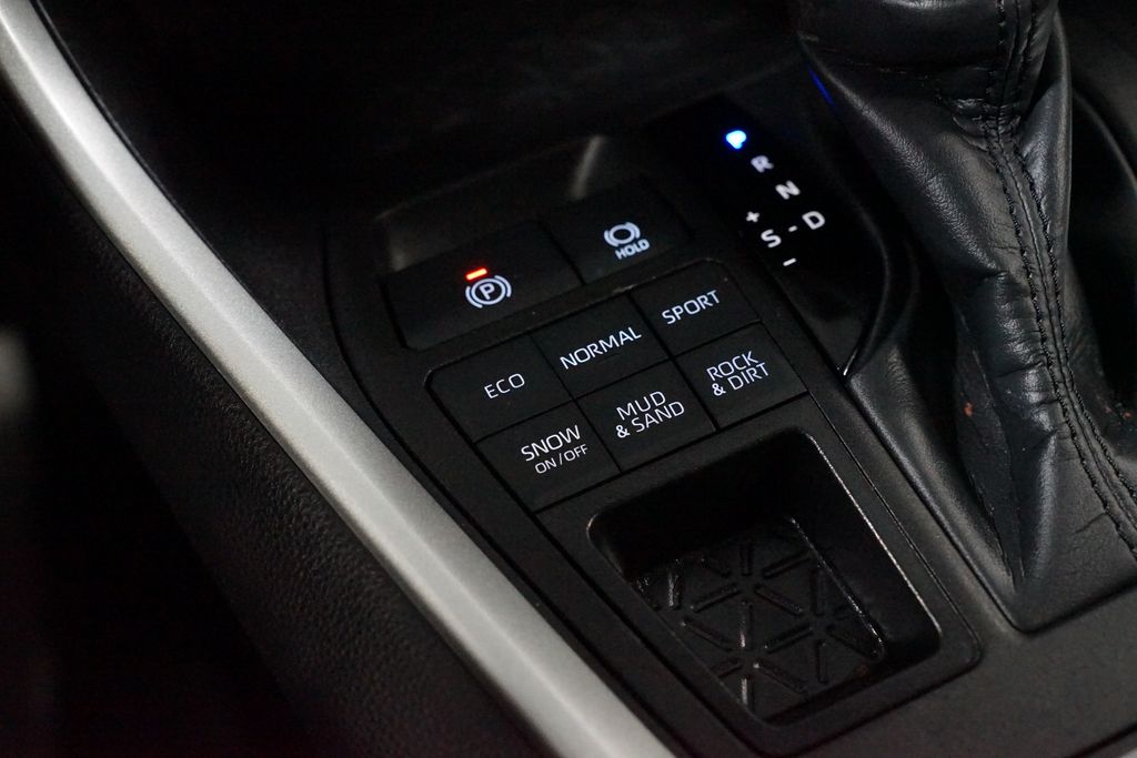 Thumbnail: 2023 Toyota RAV4 - 22